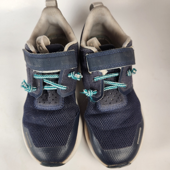 ON CLOUD Play Kids Sneakers Size 13.5 Midnight White Athletic Shoes - Picture 9 of 9